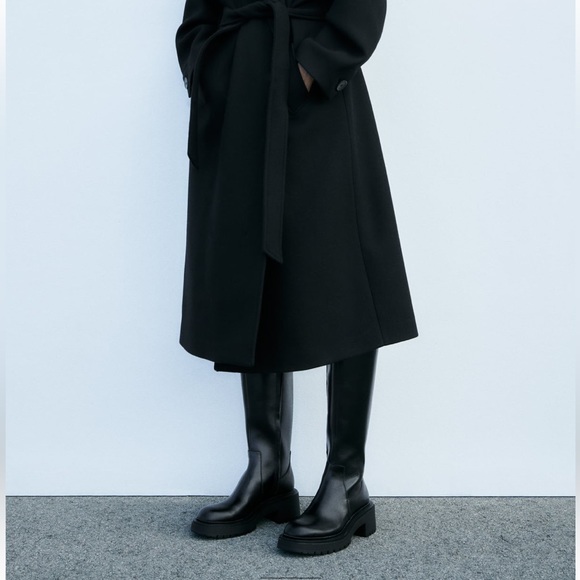 Zara Knee High leather lugged boot with side Size